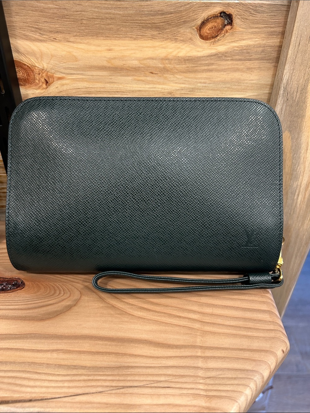 Louis Vuitton taiga kaikal clutch